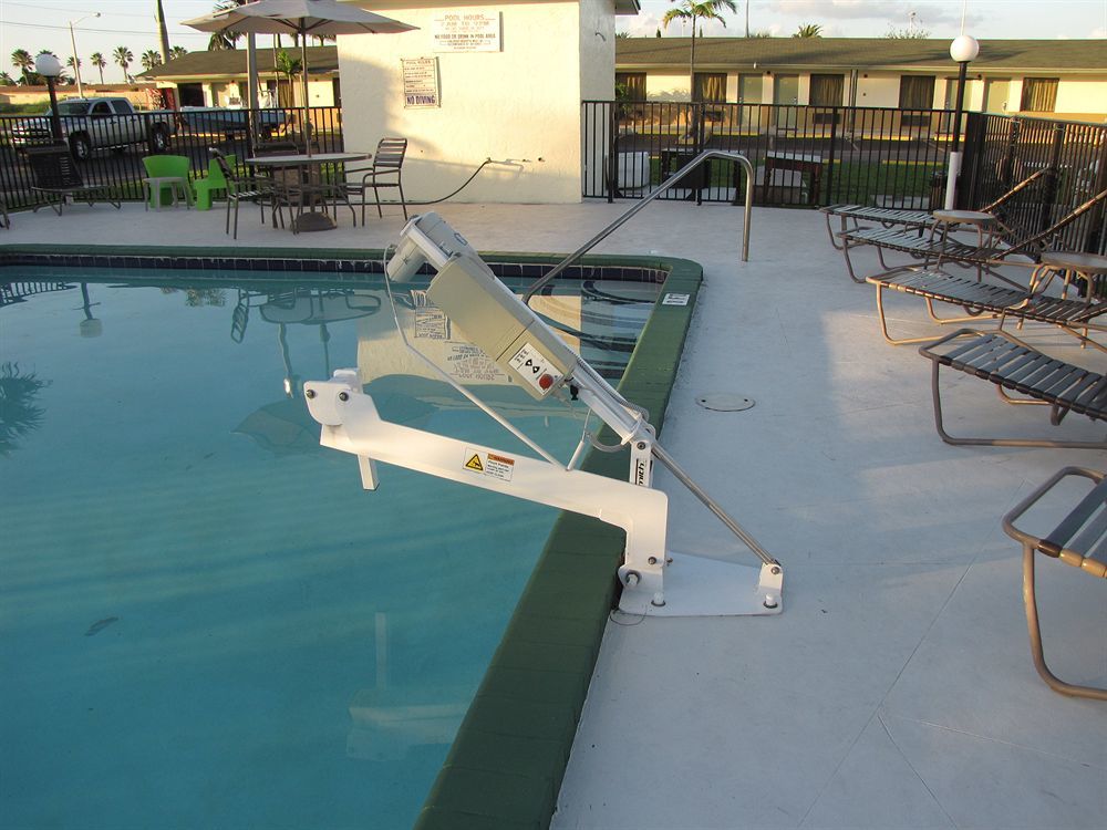 Budget Host Inn Florida Stadt Exterior foto